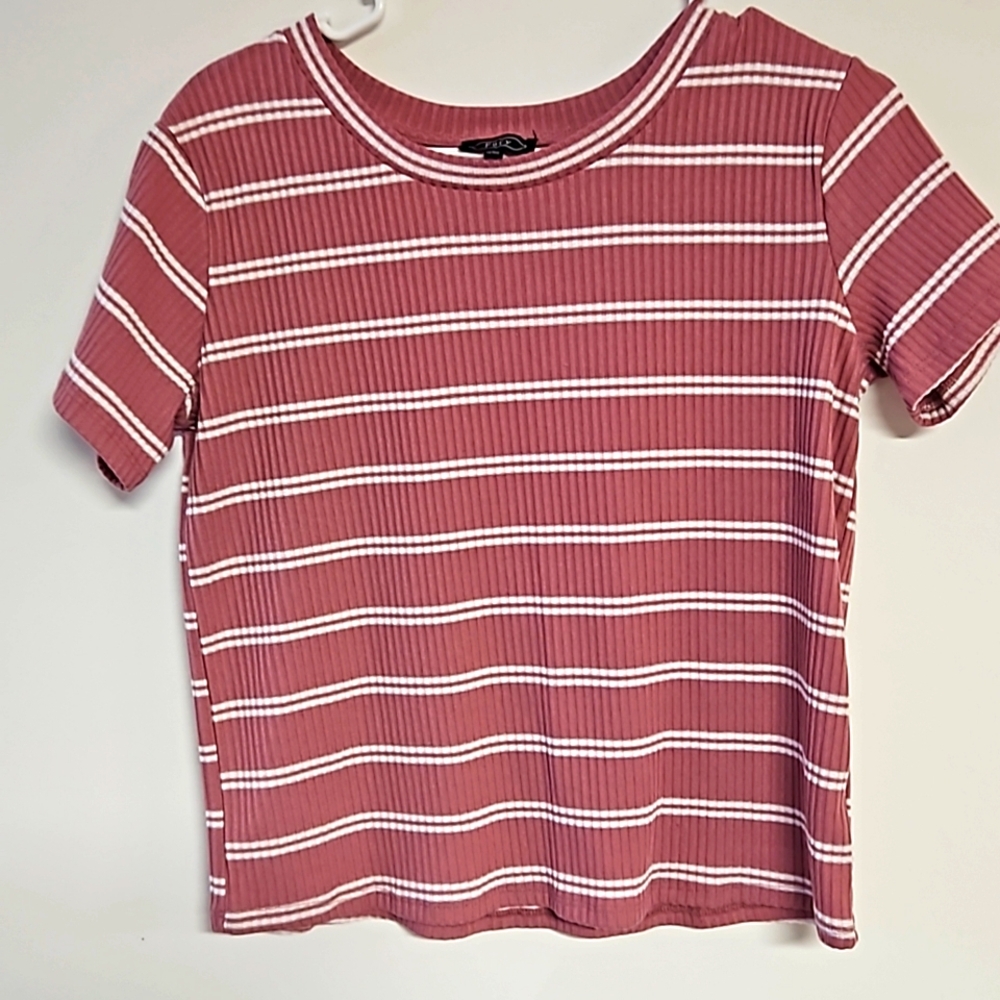 Fury size lg mauve top with white stripes